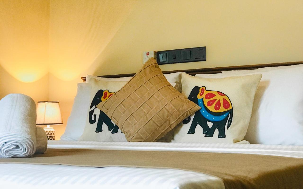 Tranquil Quarter Hotel Kandy Bagian luar foto