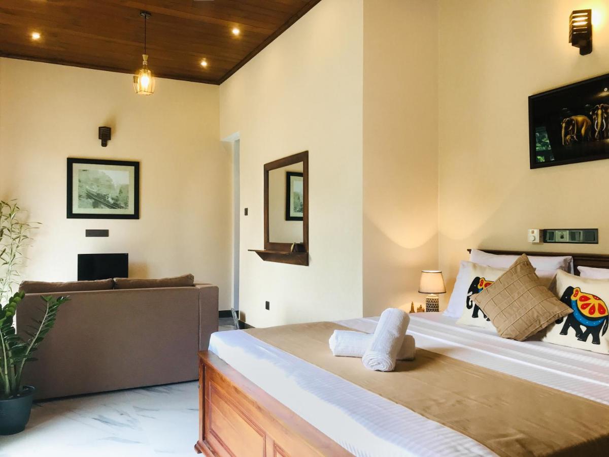 Tranquil Quarter Hotel Kandy Bagian luar foto