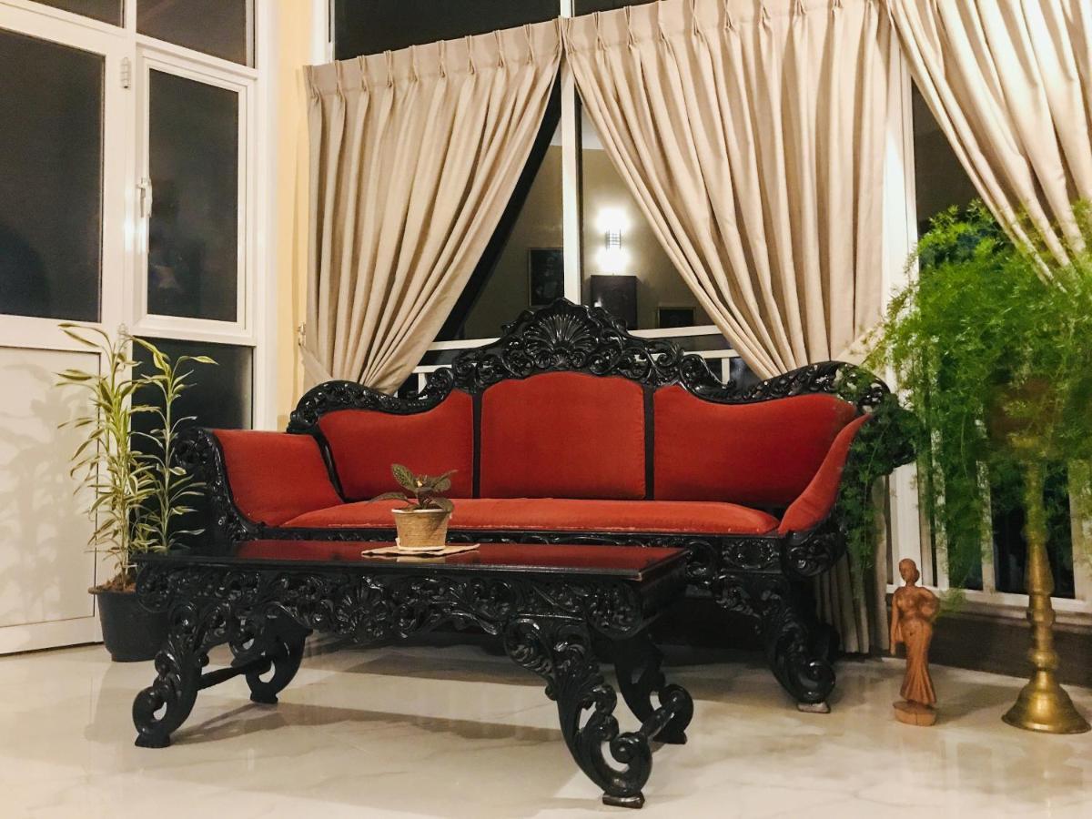 Tranquil Quarter Hotel Kandy Bagian luar foto