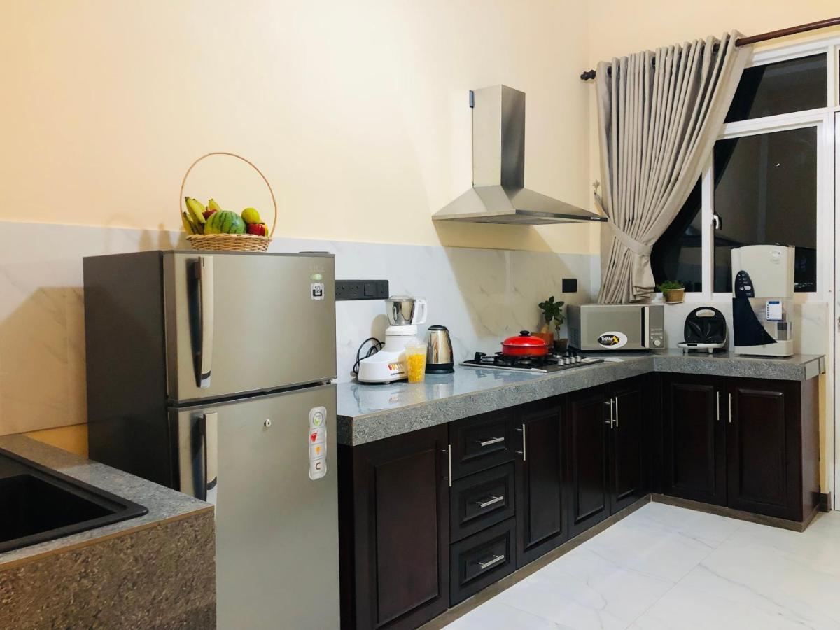 Tranquil Quarter Hotel Kandy Bagian luar foto